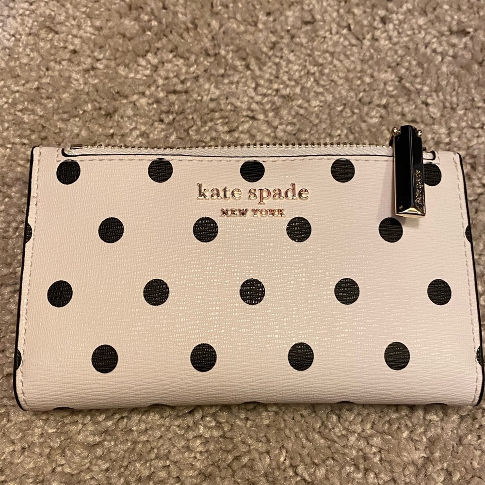 Kate Spade Spencer Cabana dot wallet